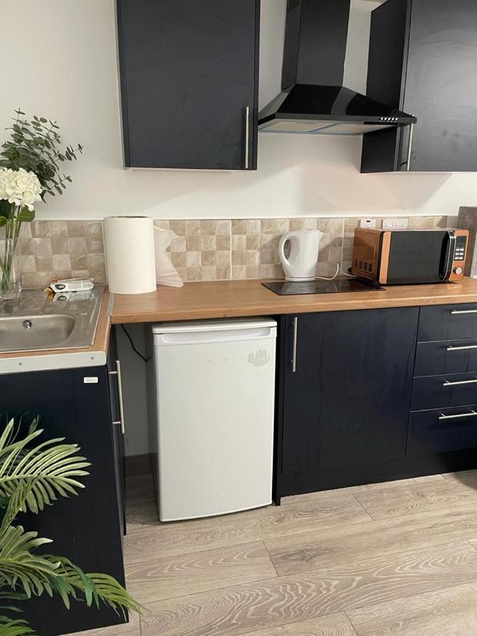 Brand New Studio Apartment With Beautiful Kitchen-Close To Liverpool City Centre Екстериор снимка